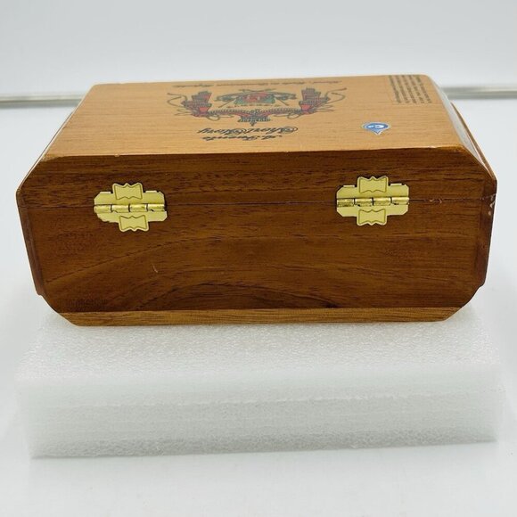 Arturo Fuente Short Story Empty Wood Cigar Box 7.75" x 4.75" x 2.75" - Picture 5 of 10